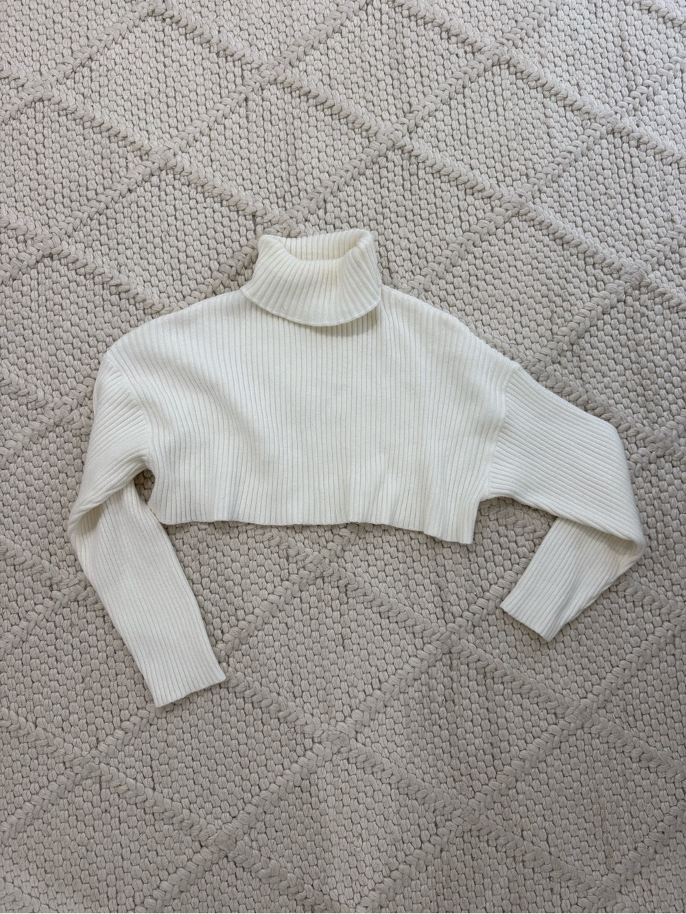 Cropped Ribbed Turtleneck Sweater - Cream
